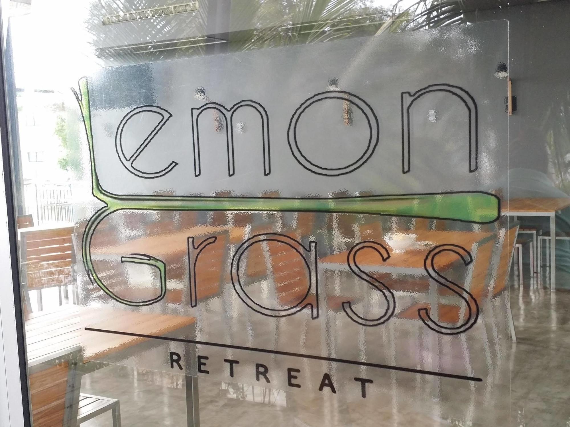 Lg Lemon Grass Hotell Na Chom Thian Exteriör bild